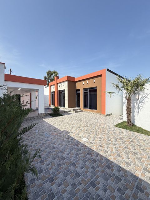 Satılır həyət evi/bağ evi 130 m² — Bakı