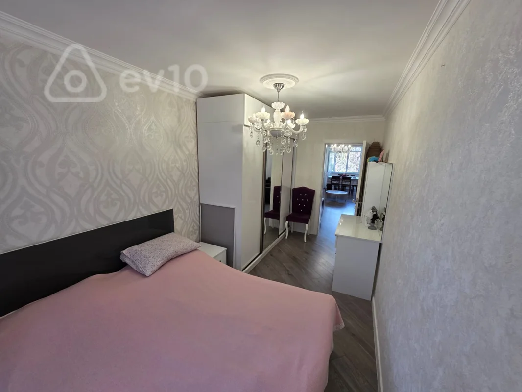 3 otaqlı mənzil, 70 m², Nefçilər metrosunun yaxınlığında, 210 və 220 nömrəli məktəblərin, 8 KM Bazarının yanı — Mənzil, Bakı (9)