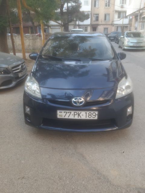 Toyota Prius, 1.8 L, 1.3 kWh, 2015 il, 300 000 km — Bakı