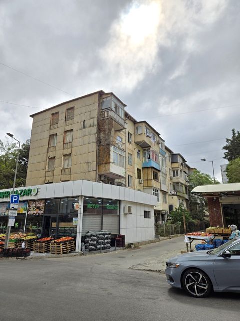 Satılır 2 otaqlı köhnə tikili 50 m² — Bakı