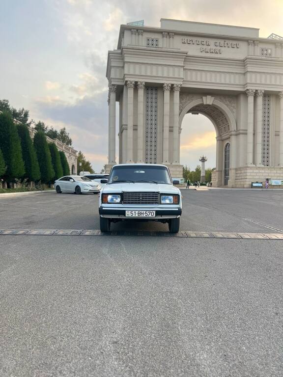 Lada (VAZ) 2107, 1.6 L, 2000 il, 100 000 km 51-BH-570 — Avtomobillər, Samux (2)