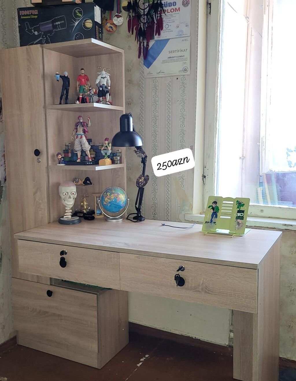 Düz masa, Stulsuz, Polkalı, Siyirməli, Teksturalı laminat — Kompüter masaları və kresloları, Digah