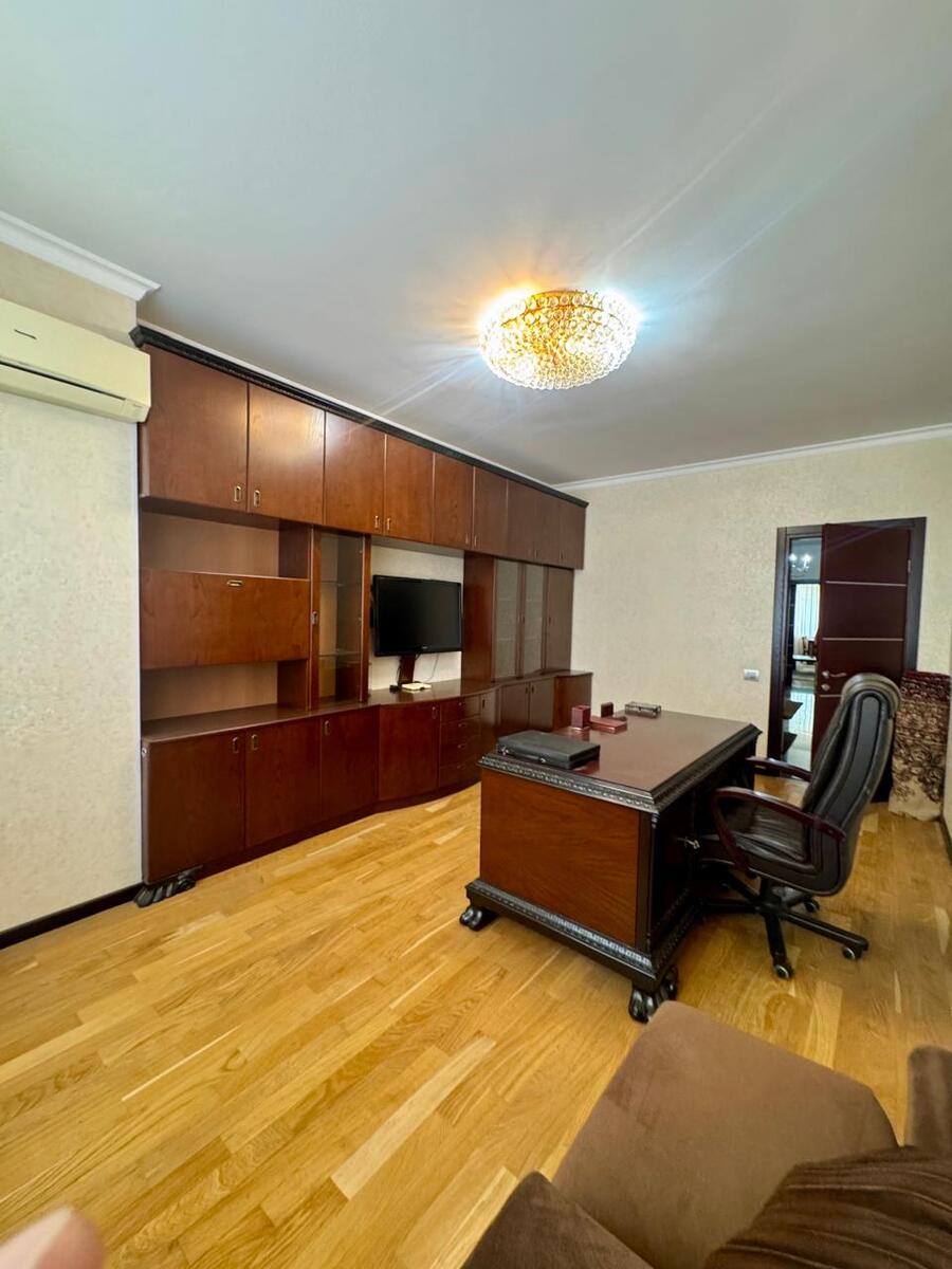 İcarəyə verilir 4 otaqlı yeni tikili 200 m² — Mənzil, Bakı (6)