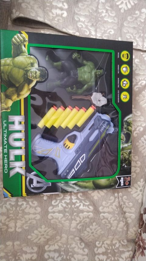 Hulk oyuncaq və desert eagle — Bakı