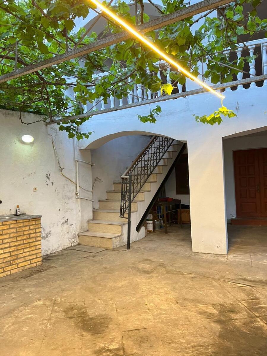 Satılır 5 otaqlı həyət evi/bağ evi 250 m² — Ev, villa, Bakı (11)