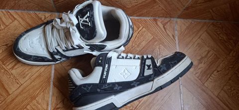 Əla keyfiyet Louis vuitton 41 razmer — Bakı