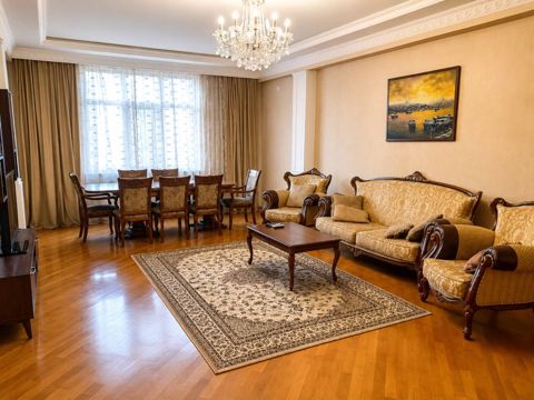 4 otaqlı əmlak, 170 m², Nizami m — Bakı