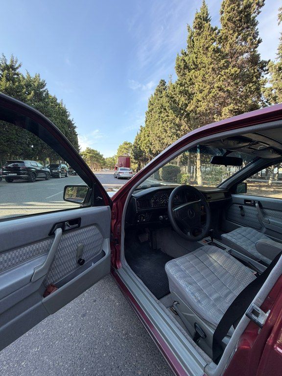 Mercedes 190, 2.0 L, 1993 il, 212 000 km 10-VK-327 — Avtomobillər, Sumqayıt (9)
