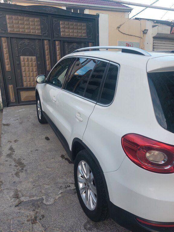 Volkswagen Tiguan, 2.0 L, 2010 il, 190 000 km — Avtomobillər, Bakı (10)