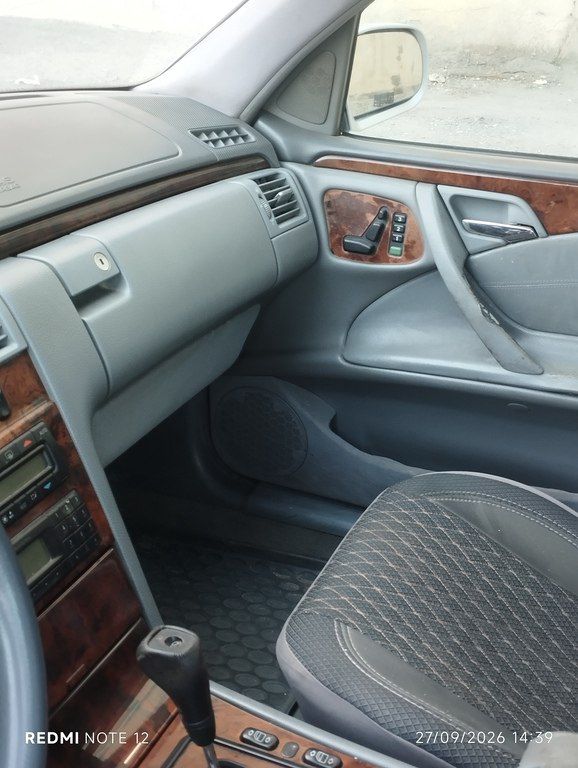 Mercedes E 320, 3.2 L, 2001 il, 495 000 km 77-NV-936 — Avtomobillər, Bakı (7)