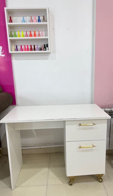 Endirim 80 man(Masazır). Salon üçün dırnaq masasi — Digah