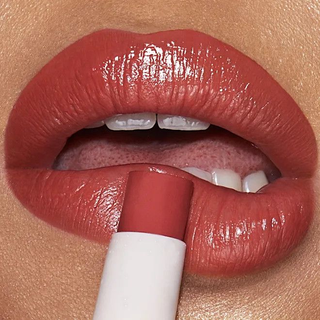 Pomada Charlotte Tilbury Hyaluronıc Happıkıssenchantıng Kıss — Mallar, Bakı (2)