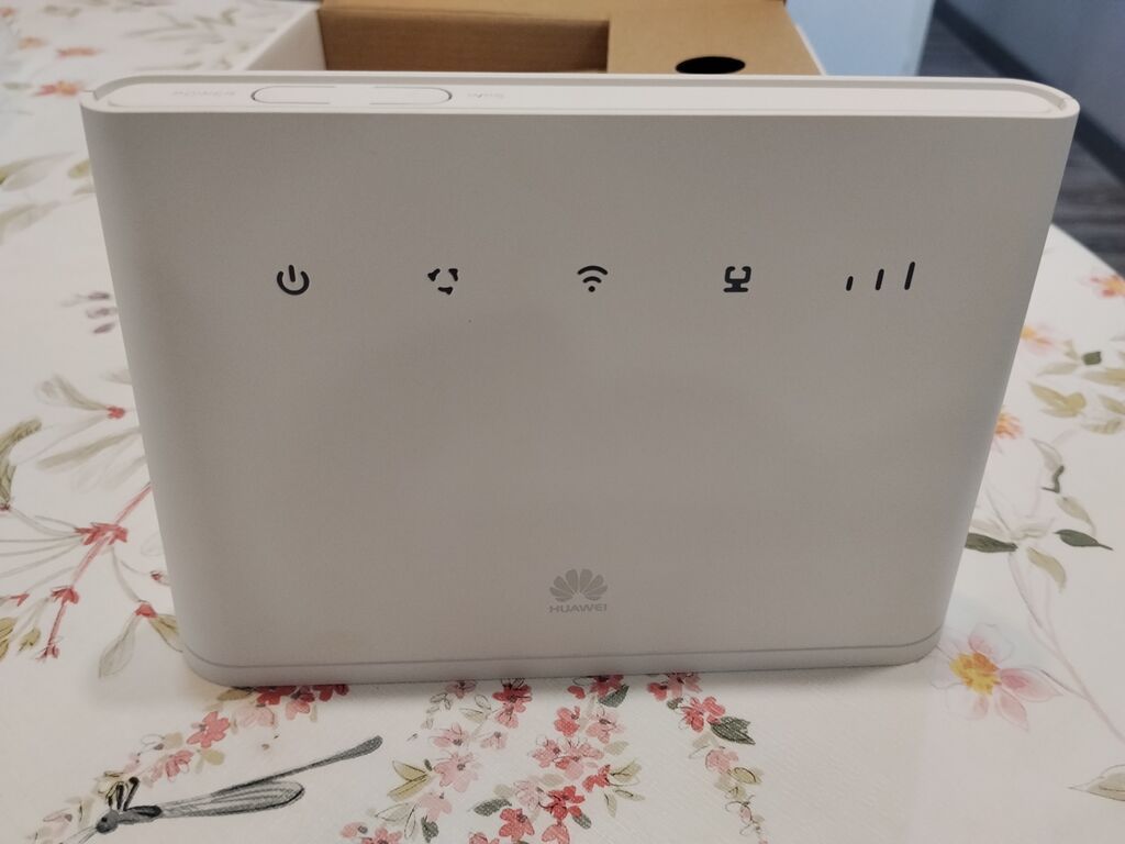 Huawei 4G Router 2 (Model: B311-221) - Mobil internet üçün LTE Cat4 — Şəbəkə və server avadanlığı, Bakı (4)