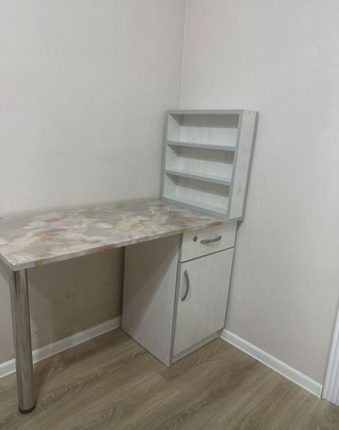 Dirnaq Masasi - Material: laminat/MDFlam korpus, mərmər naxışlı — Masalar və stullar