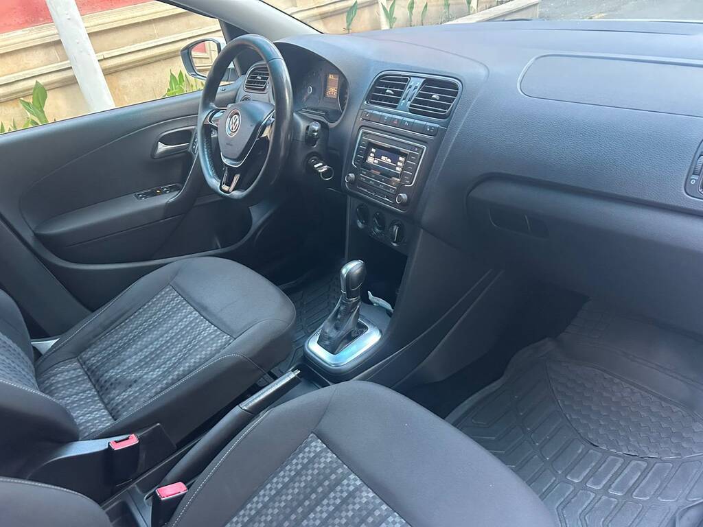 Volkswagen Polo, 1.6 L, 2018 il, 136 000 km — Avtomobillər, Bakı (8)