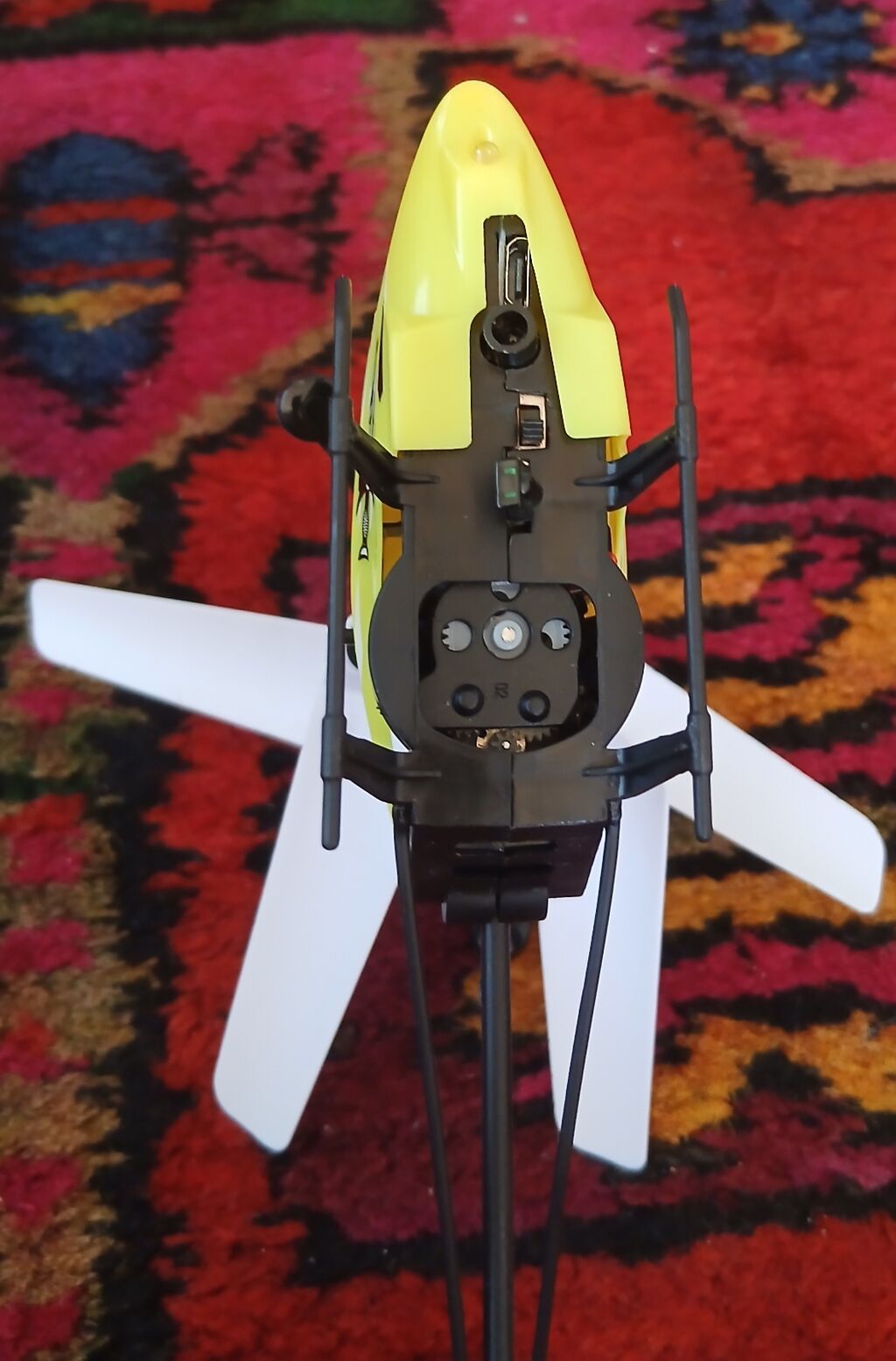 Uzaqdan idarə olunan mini helikopter – sarı-gövdəli, ikiqat koaksial — Oyuncaq nəqliyyatı, Digah (5)