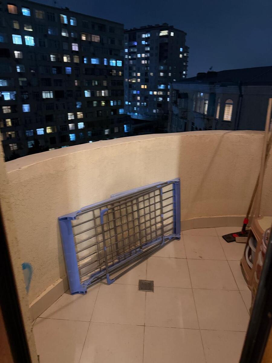 Satılır 2 otaqlı köhnə tikili 69 m² — Mənzil, Bakı (12)