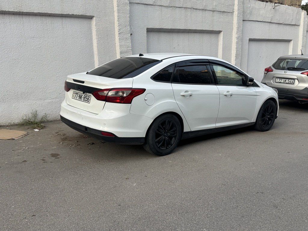 Ford Focus, 1.6 L, 2013 il, 270 000 km 77-NK-856 — Avtomobillər, Bakı (7)