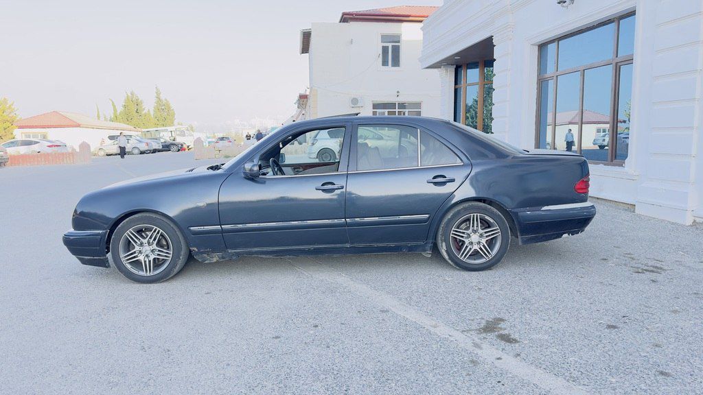 Mercedes E 230, 2.3 L, 1996 il, 525 000 km 90-FG-422 — Avtomobillər, Bakı (6)
