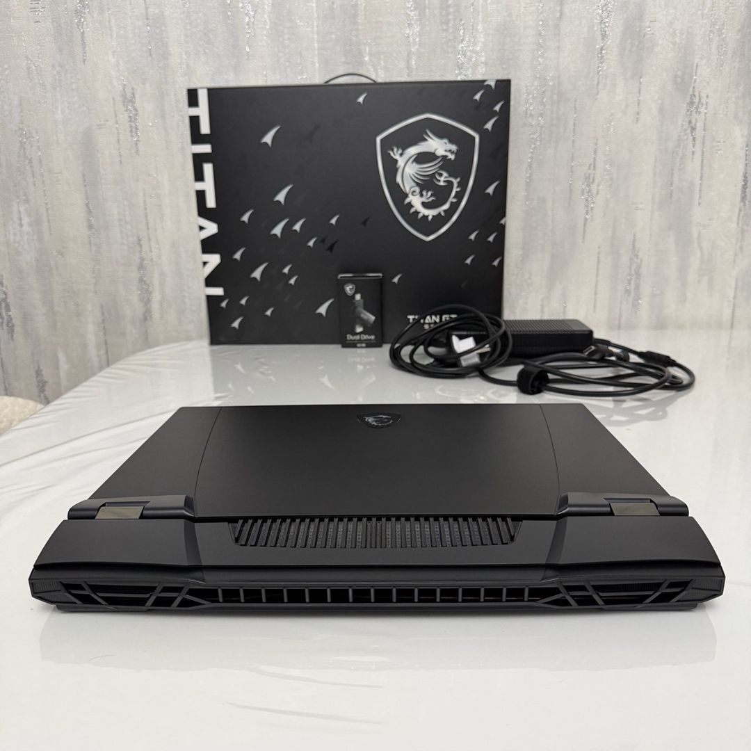 Msı Titan GT77 - RTX 3070 Ti, 4K 120Hz, 32GB RAM — Noutbuklar, Bakı (7)