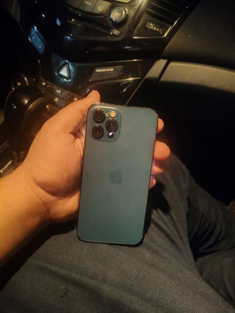 IPhone 12 Pro, Pacific Blue, Face ID — Saray