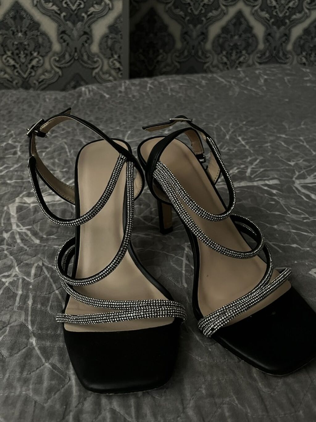 Qadın qəlsəmli sandal - Rəng: qara - Dizayn: kvadrat burun, incə — Sandal, Xırdalan (2)