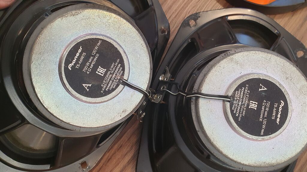 Maşın audiosistemi dəsti bütün şünurlar mövcutdu kalonkanin her biri — Avtomobil akustikası, Digah (4)