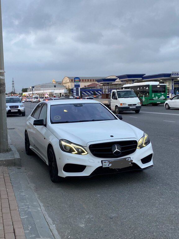 Mercedes E 250, 2.0 L, 2014 il, 299 220 km — Avtomobillər, Bakı (3)