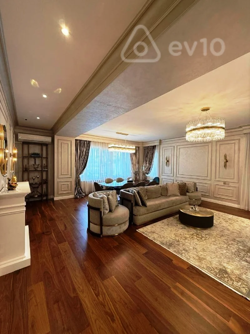 4 otaqlı mənzil, 211 m², Senan Kərimov küçəsi — Bakı