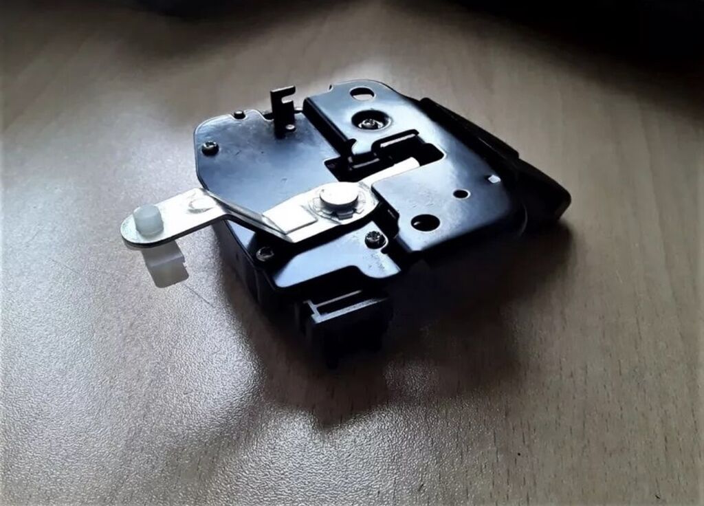 Universal auto Tiida, Yeni — Avtomobil elektrikası, Bakı (2)