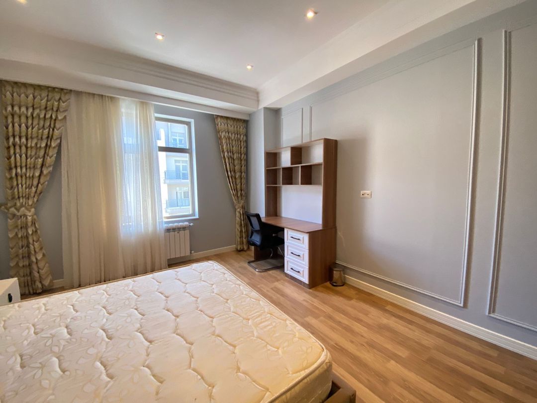 İcarəyə verilir 4 otaqlı yeni tikili 200 m² — Mənzil, Bakı (11)