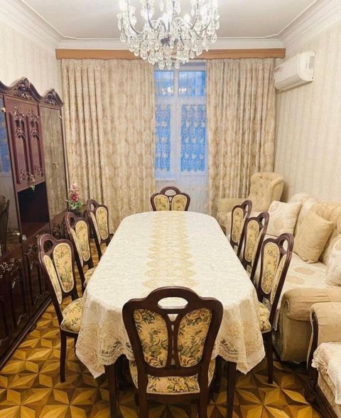 Satılır 4 otaqlı köhnə tikili 115 m² — Bakı