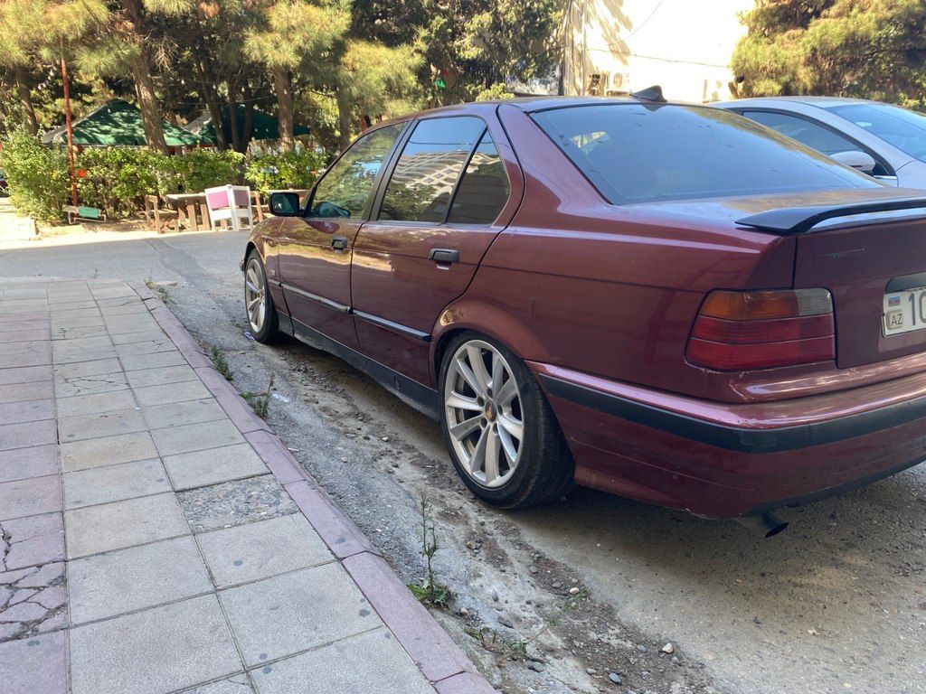 BMW 318, 1.8 L, 1993 il, 350 000 km — Avtomobillər, Bakı (6)