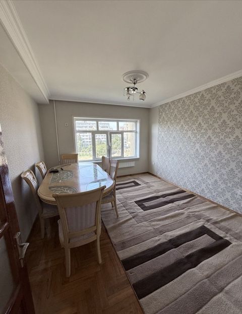 İcarəyə verilir 3 otaqlı köhnə tikili 80 m² — Bakı
