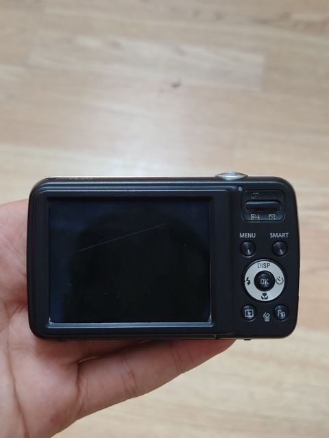 Samsung kompakt fotoaparat Ekran xarabdı baterika ideal yaddaş kartı — Bakı