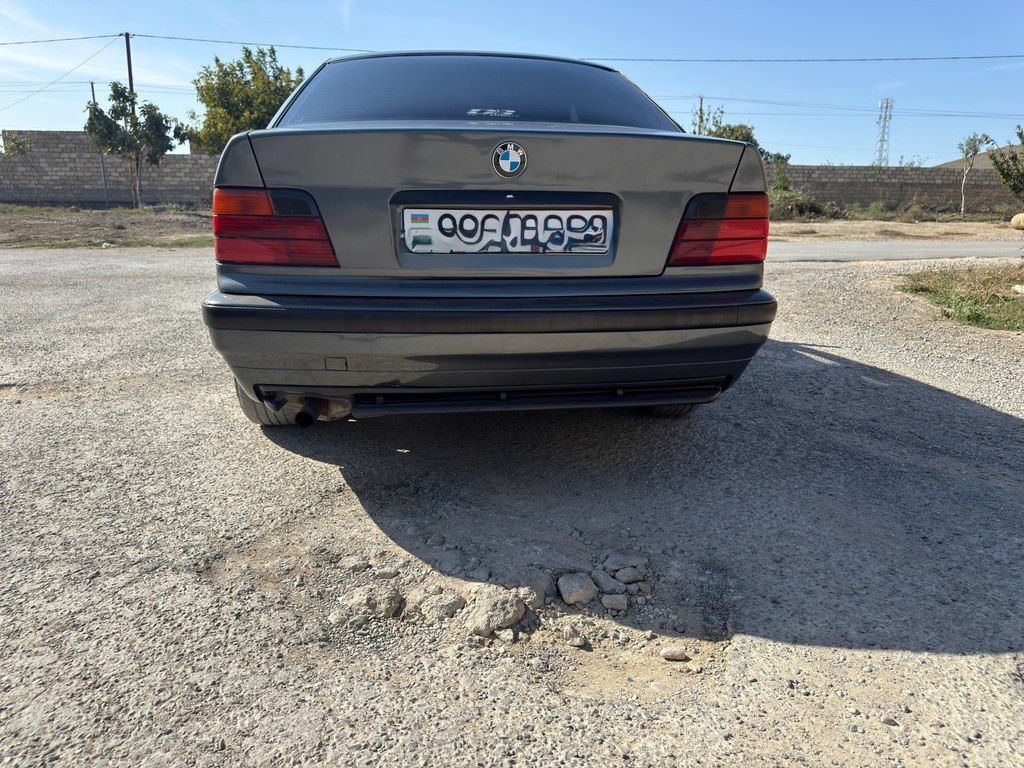 BMW 318, 1.8 L, 1994 il, 250 000 km — Avtomobillər, Bakı (9)