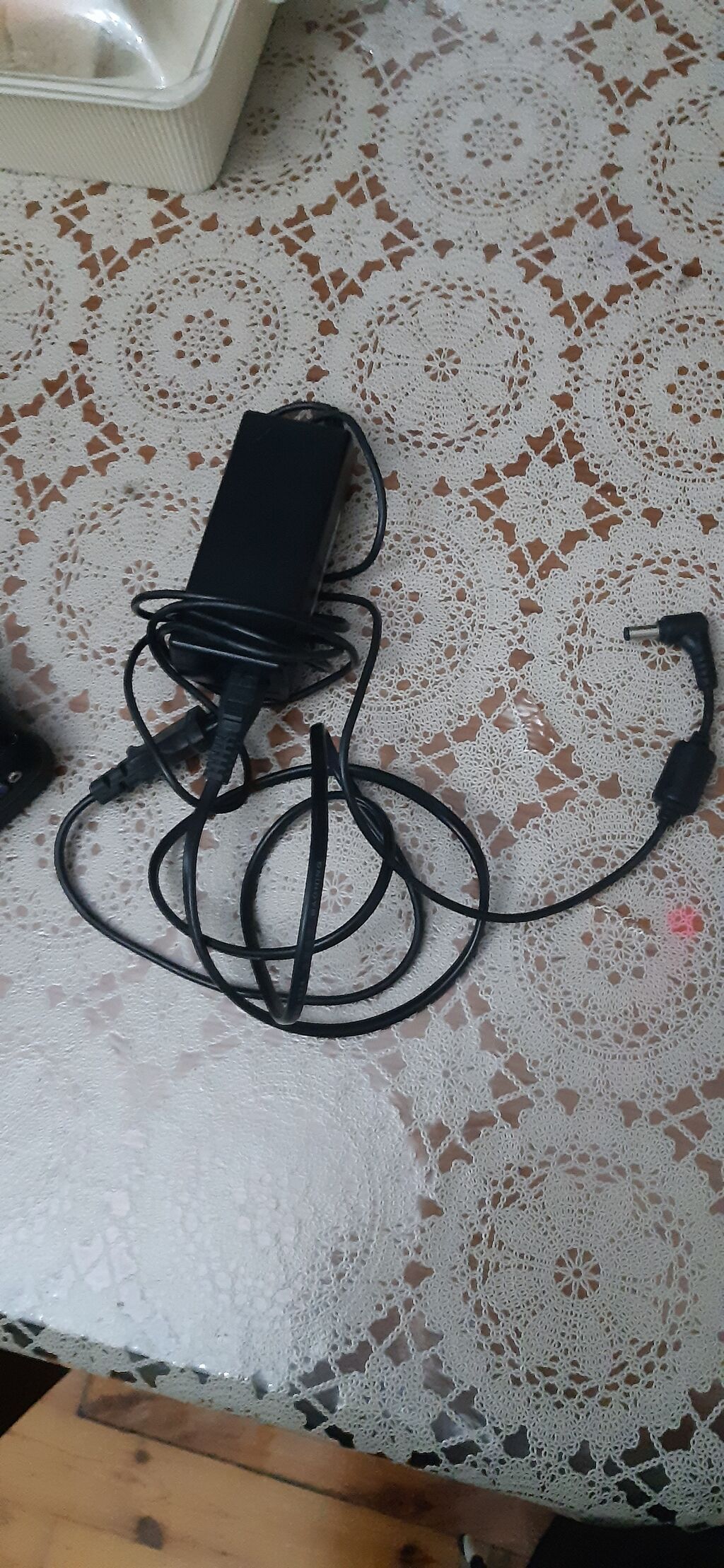 Toshiba Satellite noutbuku ehtiyat hisse kimi satiram adapteri ilə — Toshiba, Bakı (4)