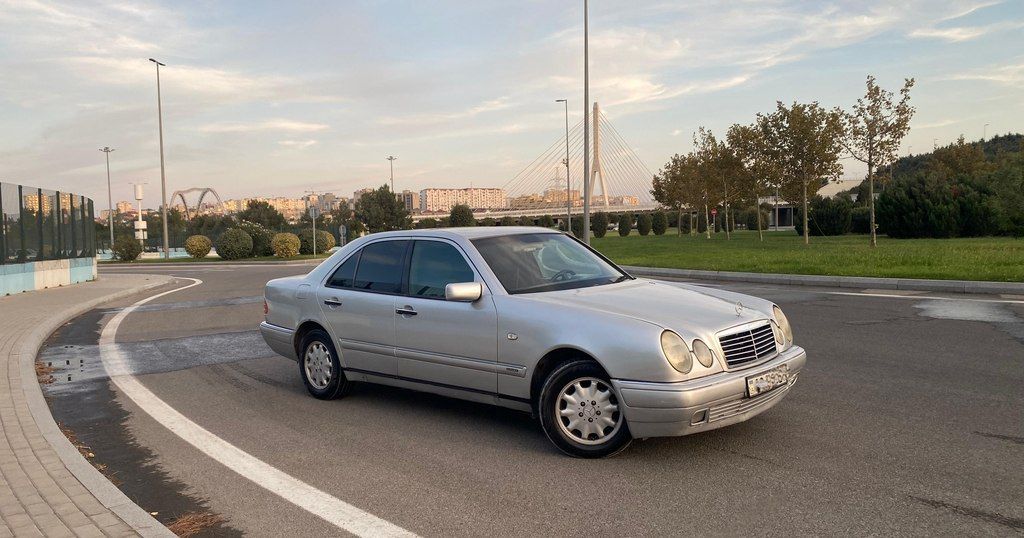 Mercedes E 230, 2.3 L, 1996 il, 454 000 km — Avtomobillər, Bakı (2)