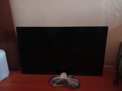 LED televizor, təxminən 32–40 düym ekran ölçüsü (nazik çərçivə) — Gəncə
