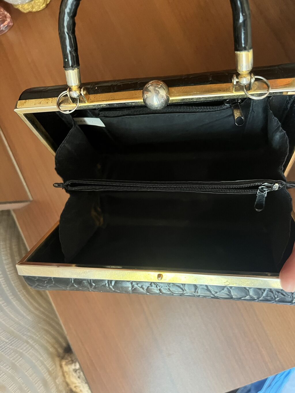 Çanta 15 manat. hundurluyu 15 sm. eni 20 sm. deffekti yoxdur — Çantalar, çamadanlar, cüzdanlar, Bakı (4)