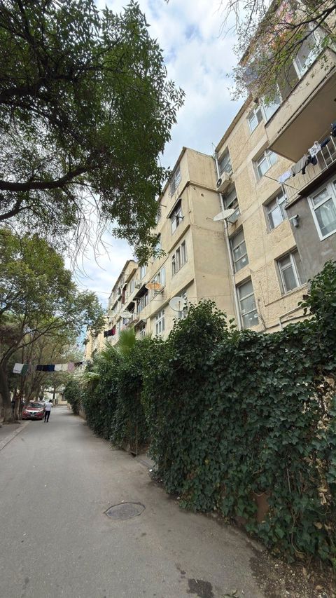 Satılır 2 otaqlı köhnə tikili 55 m² — Bakı