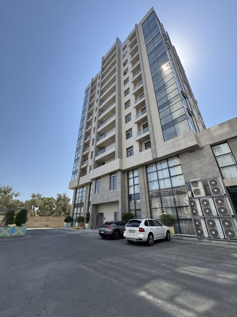 Satılır 4 otaqlı yeni tikili 172 m² — Bakı