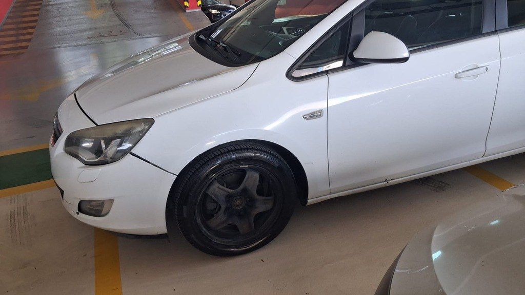 Opel Astra, 1.6 L, 2011 il, 240 000 km 99-UJ-146 — Avtomobillər, Bakı (5)