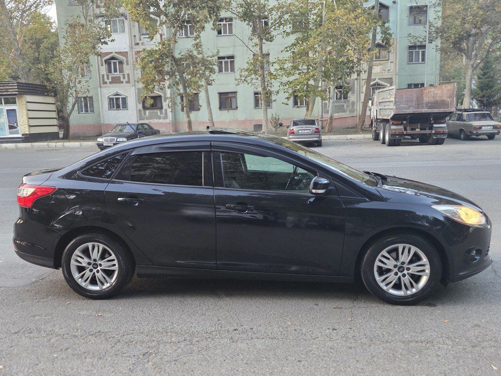 Ford Focus, 1.6 L, 2013 il, 233 000 km 90-UH-085 — Avtomobillər, Bakı (8)