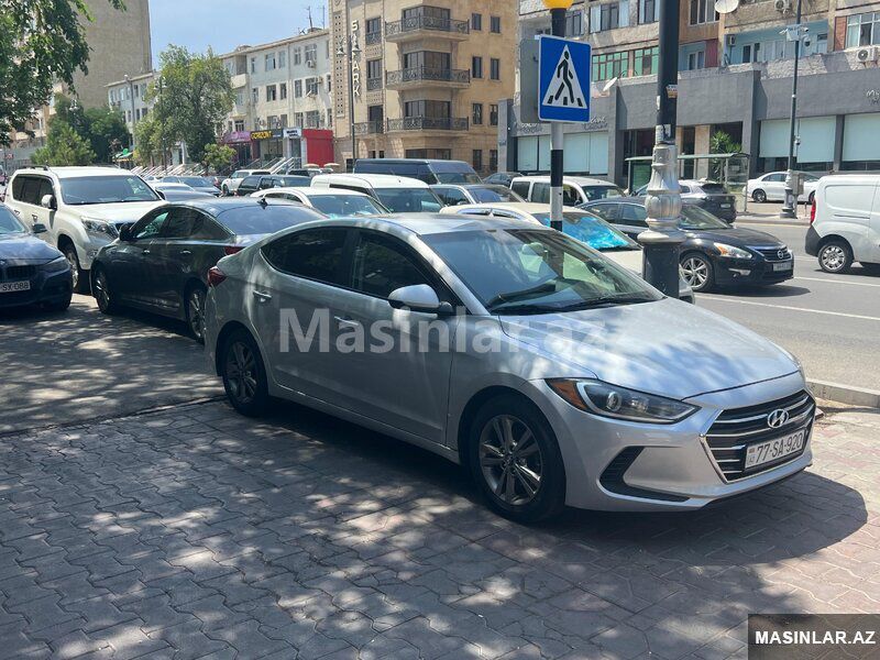 Hyundai Elantra, 2018 il 77-RM-479 — Minik avtomobili icarəsi, Bakı (2)