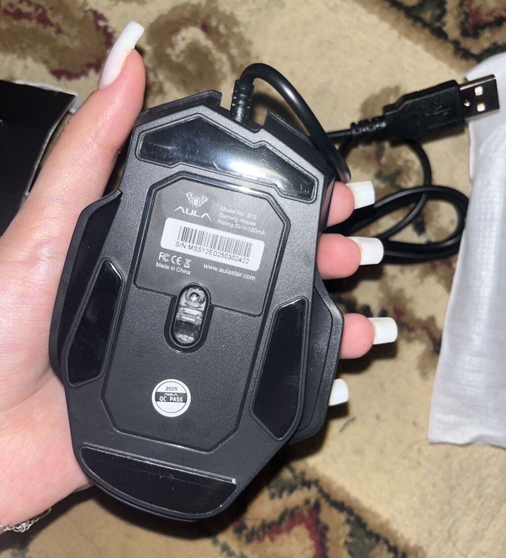 Aula S12 gaming mouse. USB qoşulmalı simli oyun siçanı olub, qara — Klaviaturalar və siçanlar, Bakı (2)