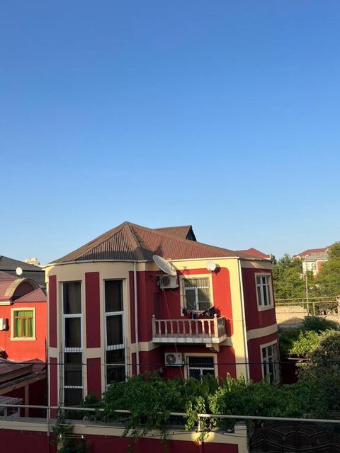 Satılır 6 otaqlı həyət evi/bağ evi 330 m² — Bakı