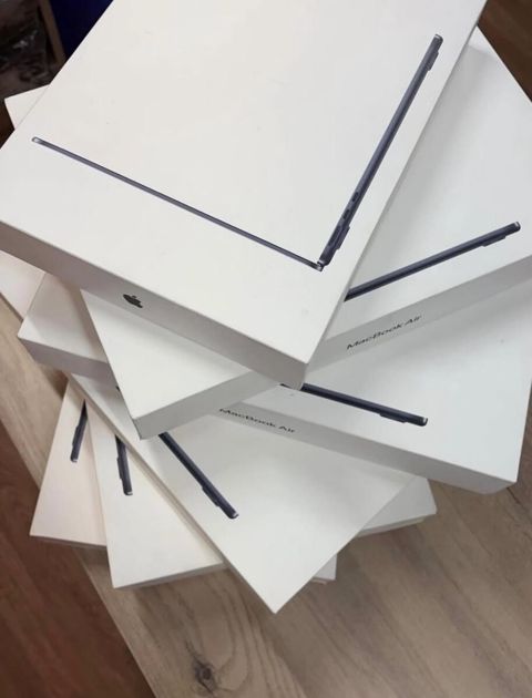 Apple Macbook M5 Air 15 16/512 GB — Bakı