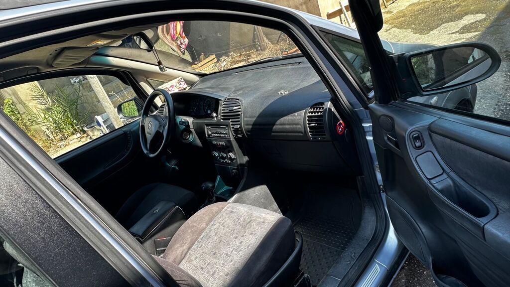 Opel Zafira: 2.2 l 2000 il 381000 km Van/Minivan 99-GF-350 — Avtomobillər, Bakı (5)
