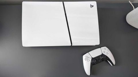 Playstaion 5 slim 1 tlb. Qutu açılıb amma işlənməyib. 2 orjinal pult — Bakı